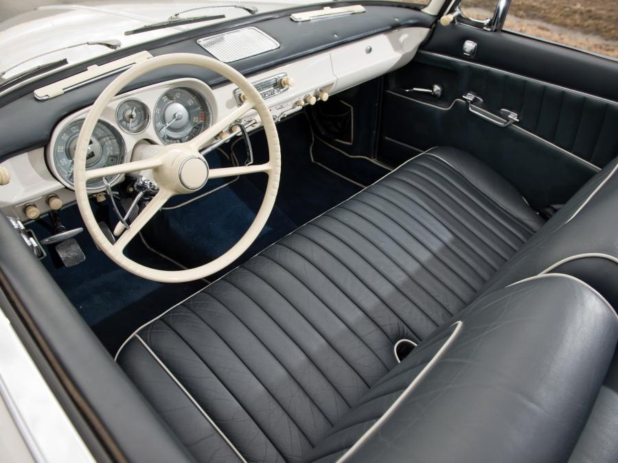 Интерьер BMW 503 Convertible (Series I) 1956 года  (фото 31 из 31)